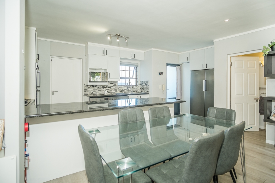 3 Bedroom Property for Sale in Kommetjie Western Cape